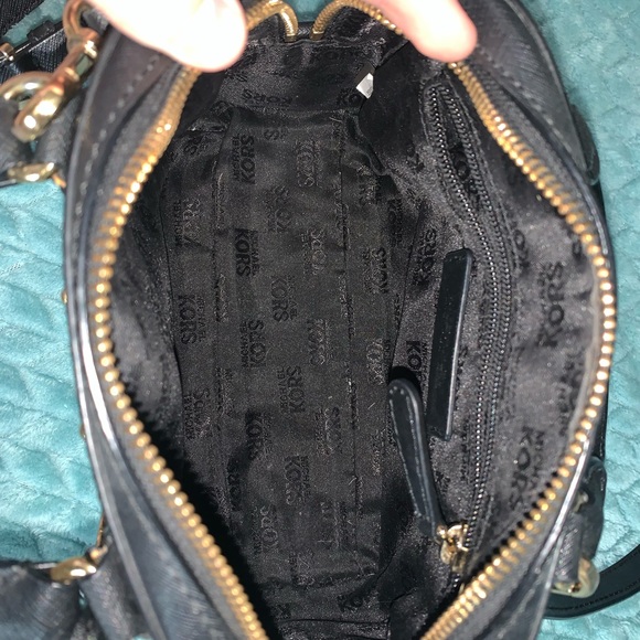 Micheal Kors Black Cross Body Purse - Picture 4 of 4